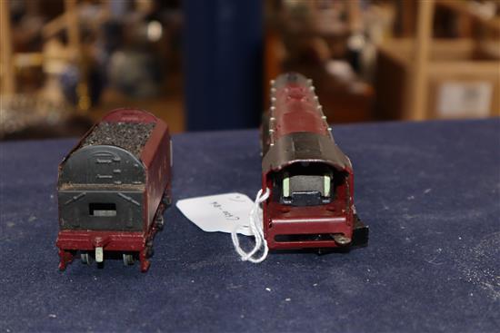 A Hornby Dublo EDL2 Duchess of Atholl locomotive and DR352 Tender D2, both boxed